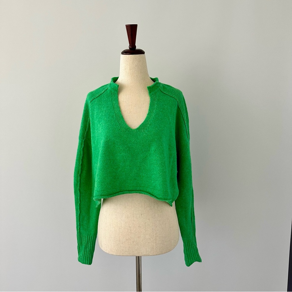 BDG Bright Green V-Neck Cropped Sweater